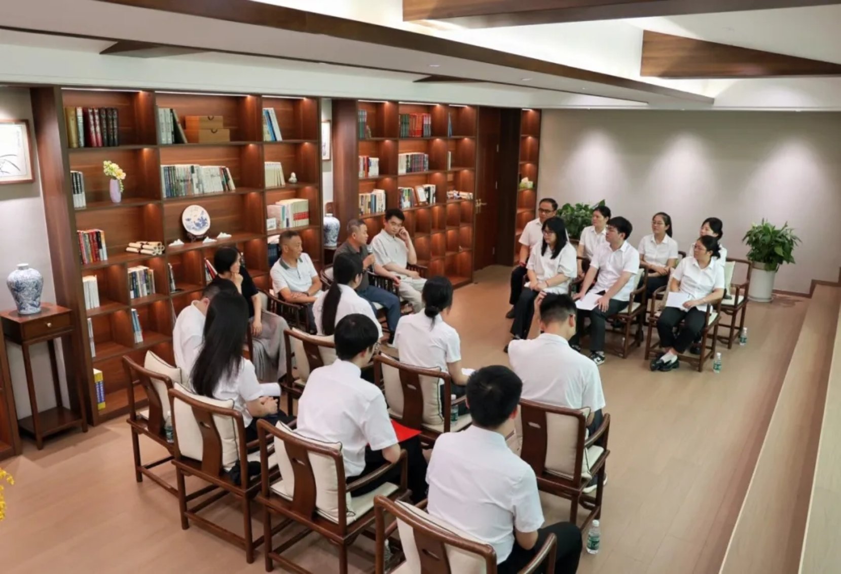 �������ߡ���쳤������Լ